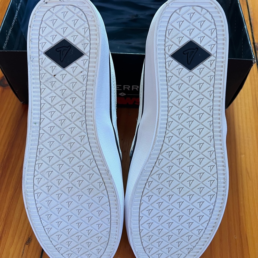 Sperry Jaws Shark Slip-On Boat Shoes Limited Edition Never Worn Super Cool - Picture 7 of 8